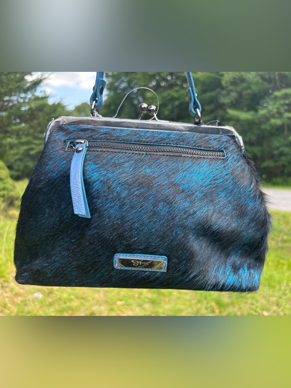 Sharif Faux Fur KISS-Lock Crossbody Bag - Picture 3 of 17